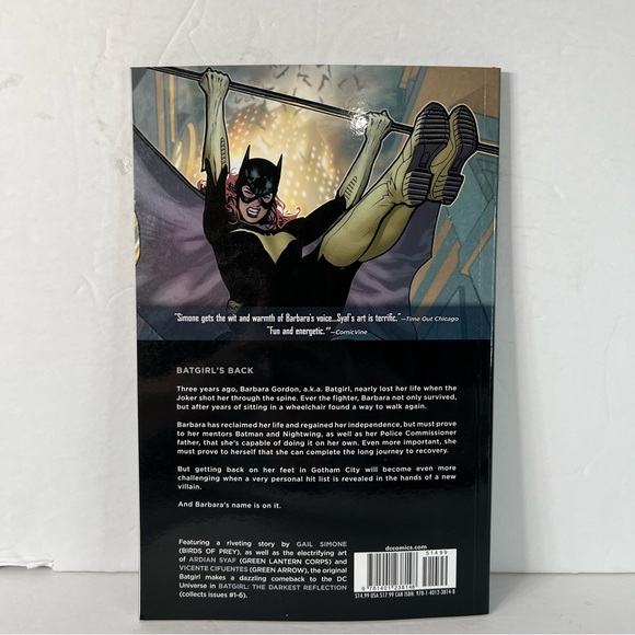 DC Comics Batgirl Volume 1 The Darkest Reflection TPB Sleeved Simone Syaf - Picture 2 of 3